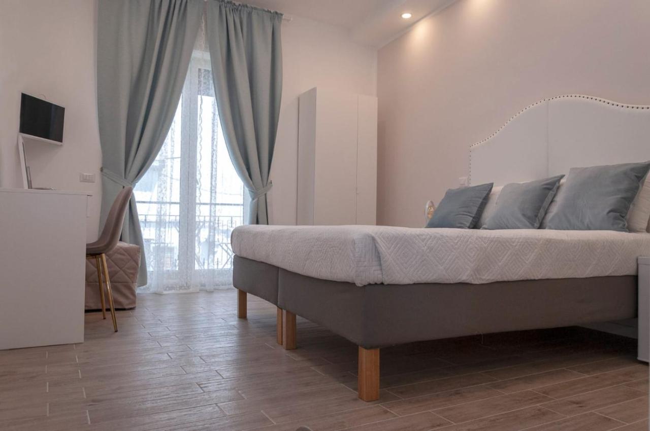 Costa46 Bed & Breakfast Наполи Екстериор снимка